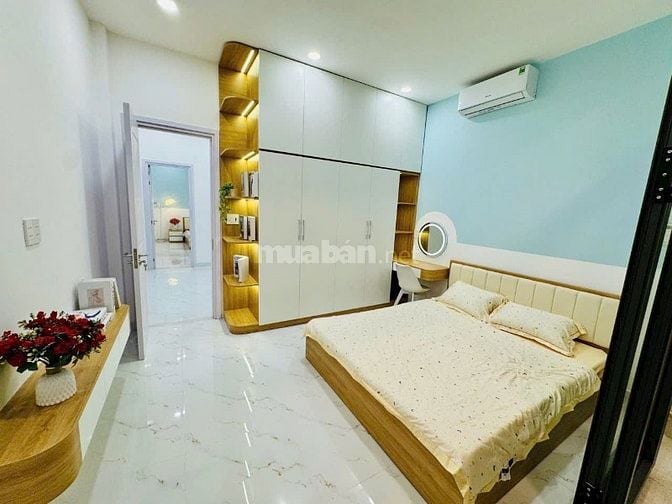 Bán nhà Dt 4m Nở Hậu 5m X 13m Đường xe hơi. Xe tải thông. CÓ PN dưới 