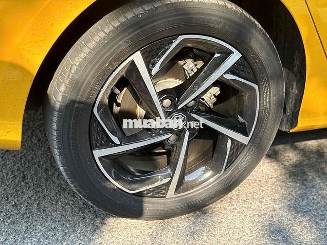 MG MG 5 Luxury 2024 Vàng 36.000 km