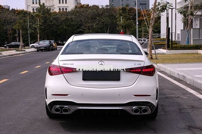 Mercedes C43 AMG Model 2024 - 9000km