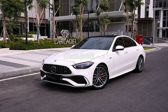 Mercedes C43 AMG Model 2024 - 9000km