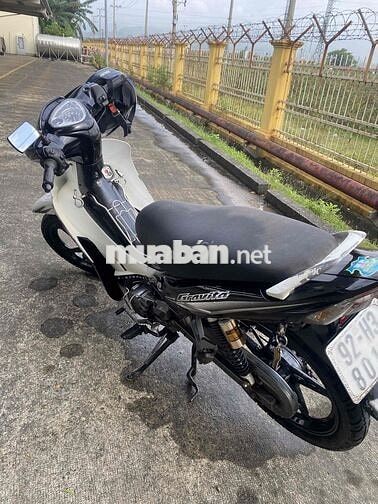 Yamaha Jupiter Gravita Trắng đen