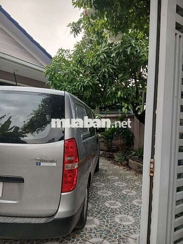 Hyundai Starex 6 chỗ Bạc