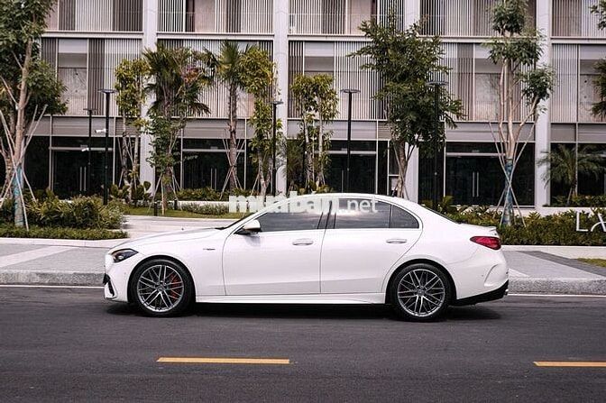 Mercedes C43 AMG Model 2024 - 9000km