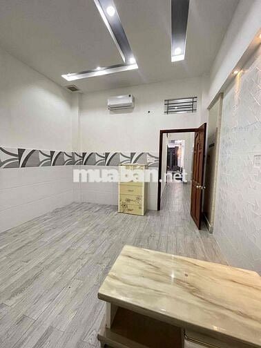 Nhà 2 phòng full nội thất hẻm ô tô gần Vincom Hùng Vương