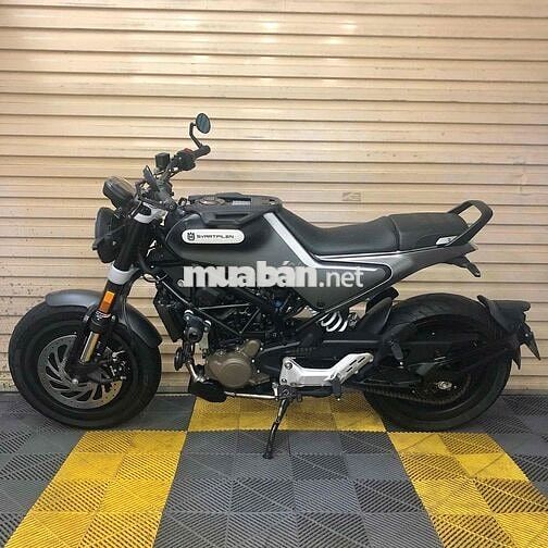 Husqvarna Svartpilen 200 2022 HCM. Husqvarna 200