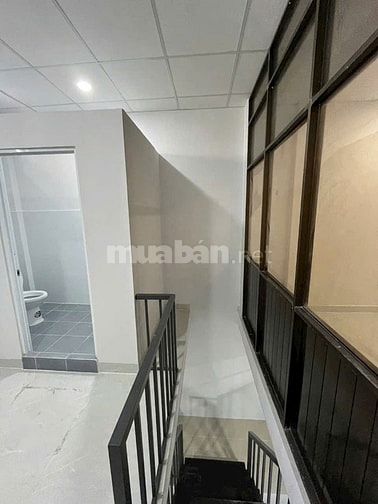 Nhà 1/ sau MT Nguyễn Duy Dương.DT 3.4mx12,5m.NH 3,6.Giá 6.75 tỷ. T+L