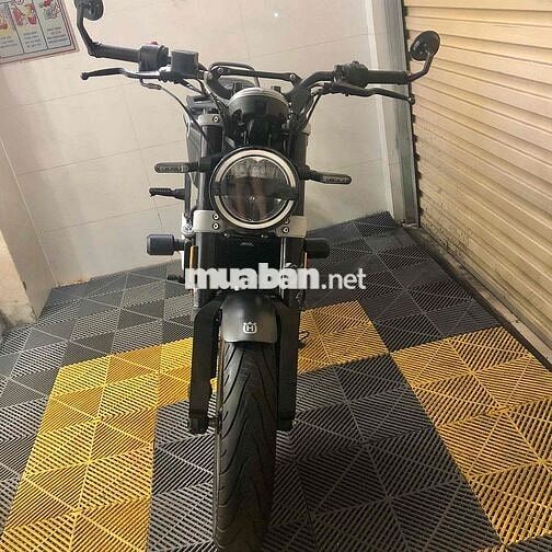 Husqvarna Svartpilen 200 2022 HCM. Husqvarna 200