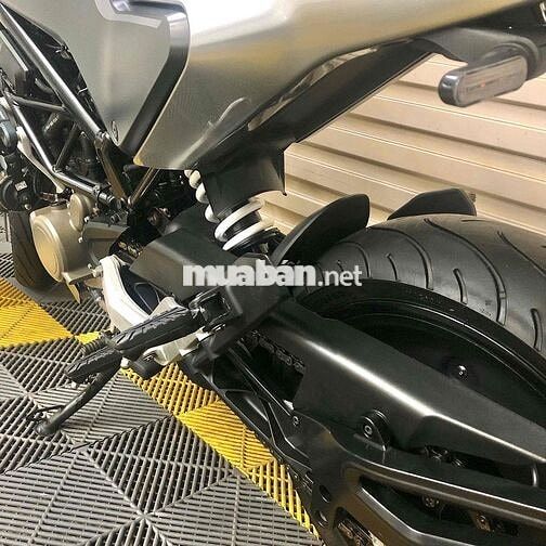 Husqvarna Svartpilen 200 2022 HCM. Husqvarna 200