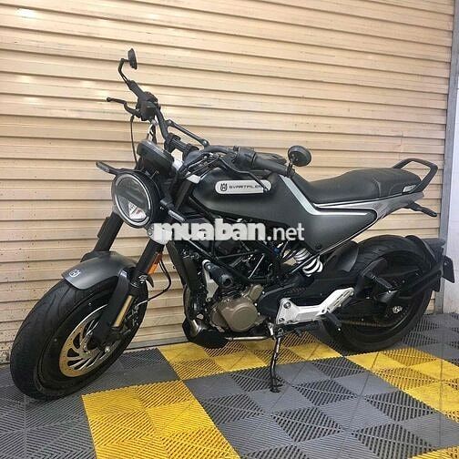Husqvarna Svartpilen 200 2022 HCM. Husqvarna 200