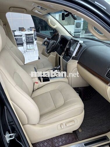 Toyota Land Cruiser LC200 2016 Đen