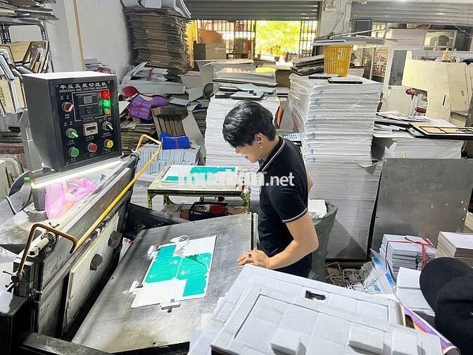 Tuyển Nam Nữ LĐPT. Đường số 8, Bình Hưng Hòa