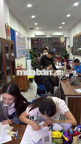 Tuyển 2 nhân viên văn phòng Trung Tâm Sao Việt GV 