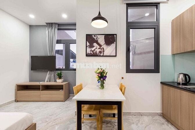 Tuyển lễ tân ca đêm (22h-6h)