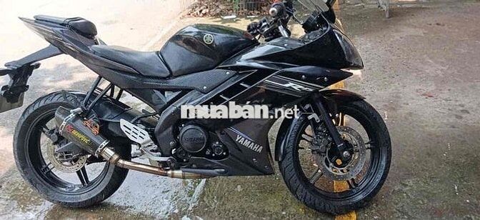 Yamaha R15 màu Đen
