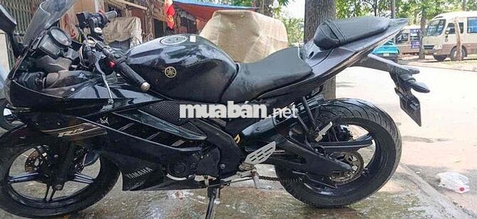 Yamaha R15 màu Đen