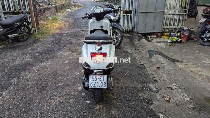  Vespa  Fi 3v xin mới đẹp về chạy liền