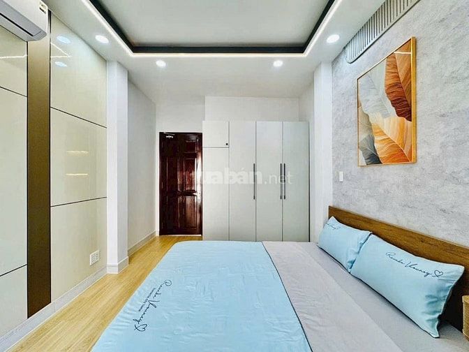 GIẢM GIÁ CĂN NHÀ. SÁT BÊN MẶT TIỀN THÍCH QUẢNG ĐỨC. P4 PHÚ NHUẬN. 
