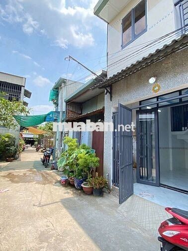 NHÀ ĐẸP 4 X10 GÁC SUỐT CHỈ 2/ ĐƯỜNG VĨNH LỘC GẦN CÂY XĂNG QUANG PHÚ