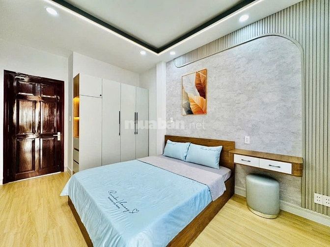 GIẢM GIÁ CĂN NHÀ. SÁT BÊN MẶT TIỀN THÍCH QUẢNG ĐỨC. P4 PHÚ NHUẬN. 