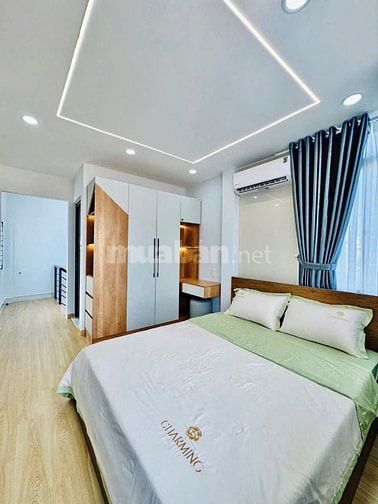 GIẢM GIÁ CĂN NHÀ. SÁT BÊN MẶT TIỀN THÍCH QUẢNG ĐỨC. P4 PHÚ NHUẬN. 