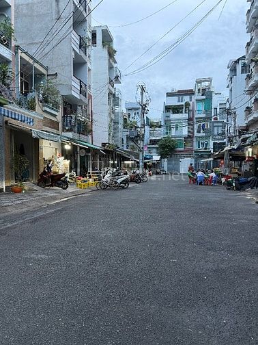 Bán nhà đẹp ngay trung tâm quận 10 - TPHCM