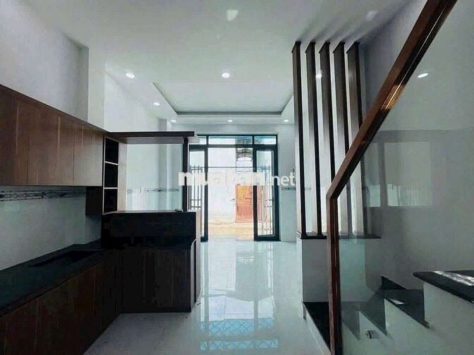 Bán gấp nhà 1 trệt 1 lầu + 5 phòng trọ HXH đang cho thuê 1tr6/phòng