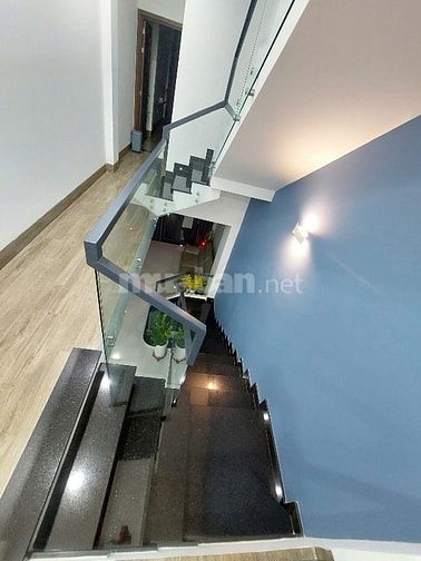 Bán nhà đẹp ngay trung tâm quận 10 - TPHCM