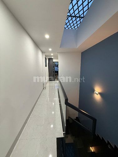 Bán nhà đẹp ngay trung tâm quận 10 - TPHCM