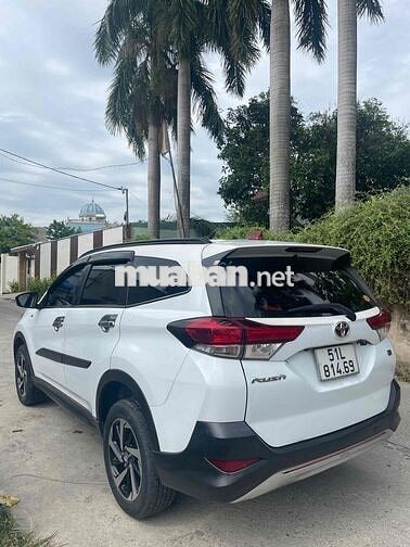 Toyota Rush 2019 Trắng 7 chỗ