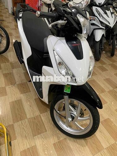 Honda Vision Trắng đen