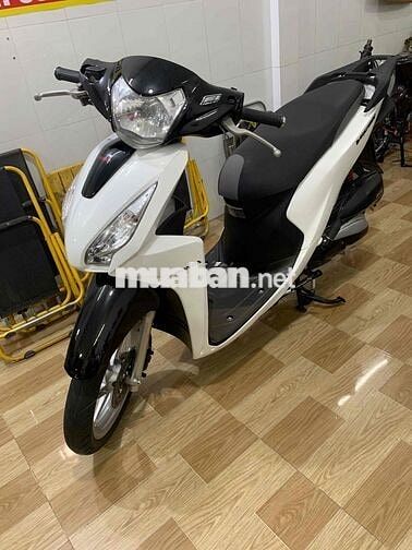 Honda Vision Trắng đen