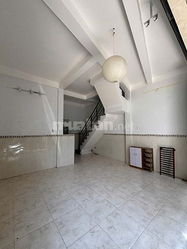 Thông tin chi tiết:Mình cần cho thuê nhà MỚI nguyên căn hẻm 65 ĐồngNai