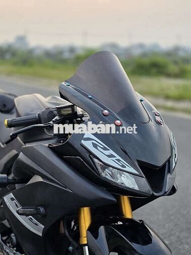 Yamaha R15 2019 màu Đen