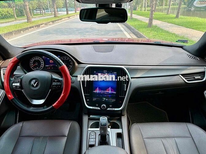 VinFast Lux SA Base 2021 Đỏ 45000 km