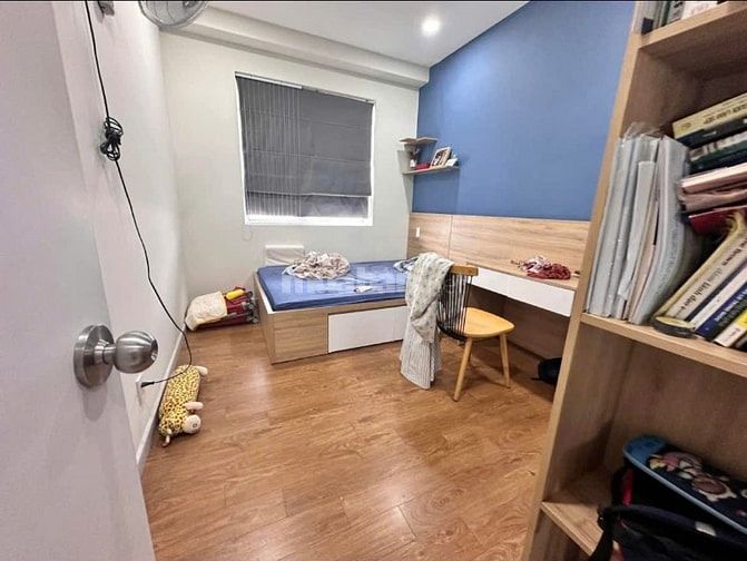 77m2, Căn góc, 2PN, 2WC, C/c Hoa Sen, Lạc Long Quân giá 10tr5/th.