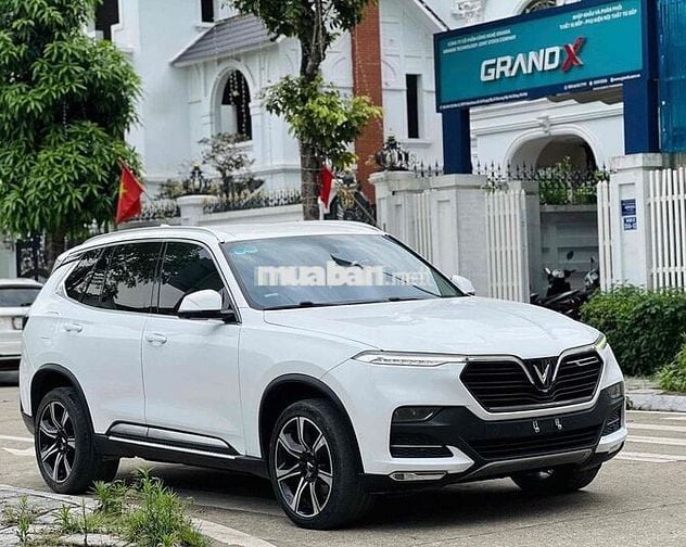 VinFast Lux SA Premium 2019 Trắng