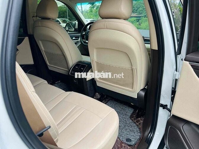 VinFast Lux SA Premium 2019 Trắng