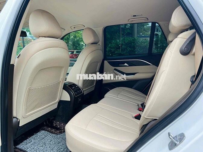VinFast Lux SA Premium 2019 Trắng