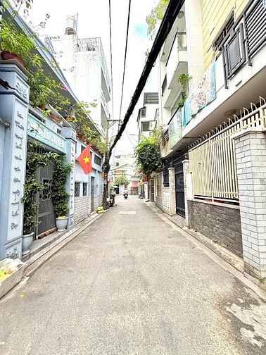 🔥🔥 Nhà 4 Tầng Mới Gần HXH Thích Quảng Đức, Phú Nhuận