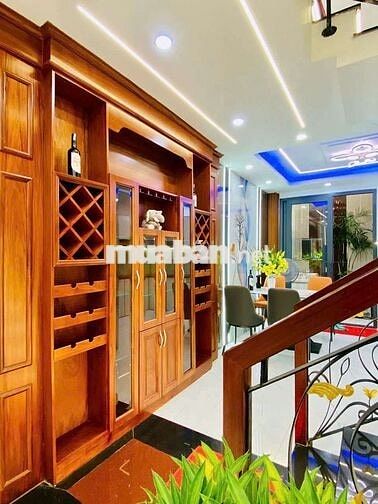CHO THUÊ NHÀ KHU ĐỒNG BỘ FULL NỘI THẤT 5PN 6WC HẺM 497 PHẠM VĂN CHIÊU