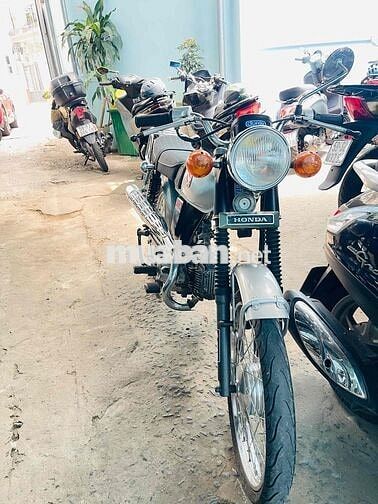 Honda Xe máy màu Bạc