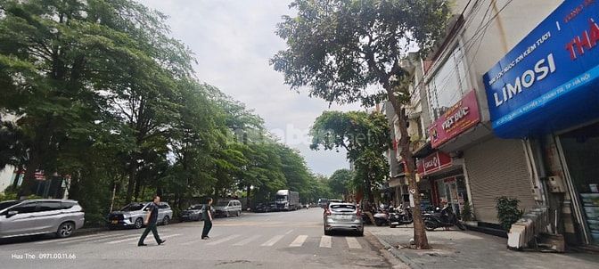 BÁN 68M ĐẤT ĐẸP THANH TRÌ ĐƯỜNG TO 12M, VỈA HÈ RỘNG 8M , PHÂN LÔ Ô TÔ,