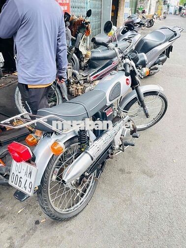 Honda Xe máy màu Bạc