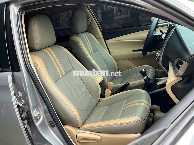 Toyota Vios E model 2020 số sàn màu bạc