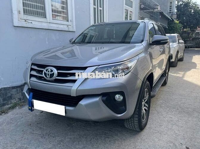 Toyota Fortuner 2018 Bạc