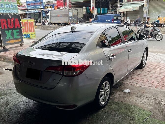 Toyota Vios E model 2020 số sàn màu bạc