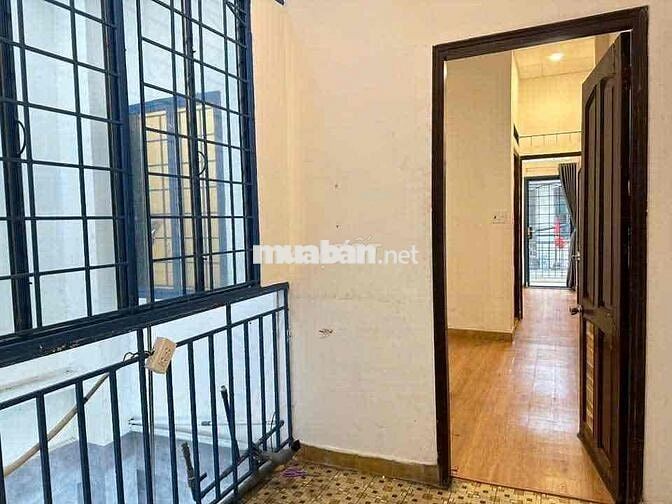 Nguyên căn 4.3*25m - hxt Lê Văn Sỹ, p13, Quận 3 | 1tr1l 3pn
