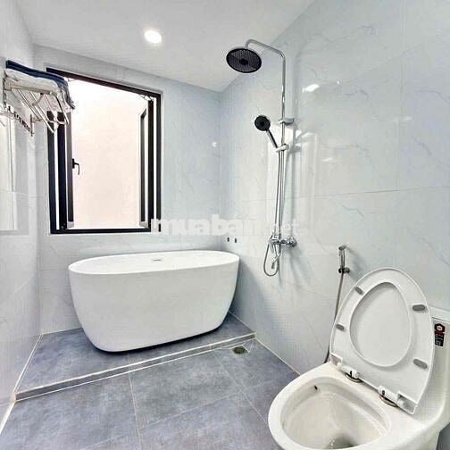 Cho thuê Penhouse gần đường Lý Thái Tổ view đẹp