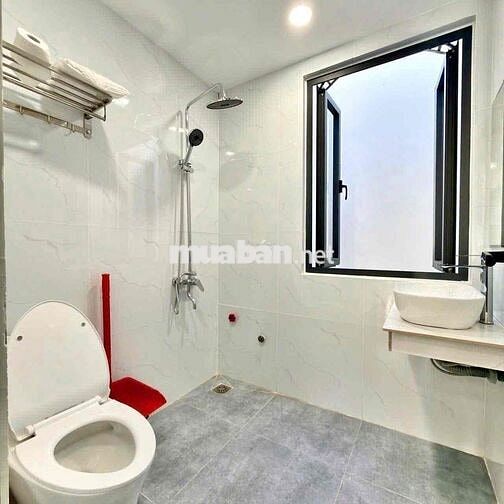Cho thuê Penhouse gần đường Lý Thái Tổ view đẹp