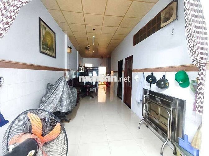 Cho Thuê nhà nguyên căn Mặt Tiền Tô Hiệu 3 Tầng Tân Phú 16 triệu 